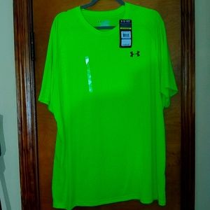 Under Armour heat gear, anti-odor, loose fit